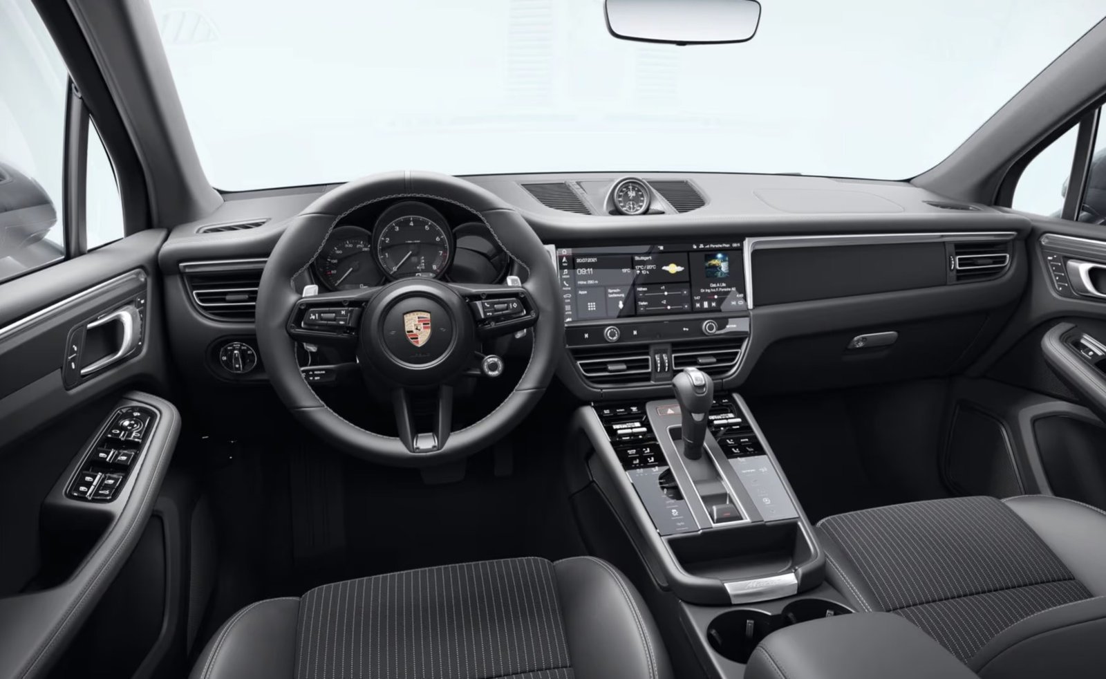 porsche-macan-t-4-1711930022
